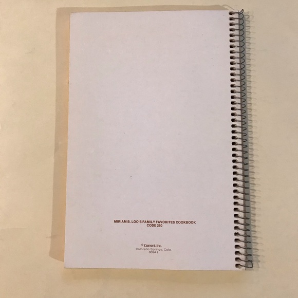 1977 Miriam B.Loo’s Family Favorites Cookbook - Picture 2 of 6